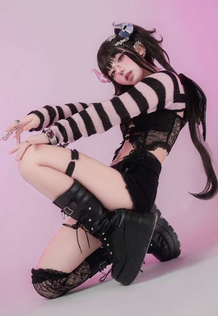 E-Girl Fashion: How a Tumblr Aesthetic Became a Global J-Fashion Hybrid