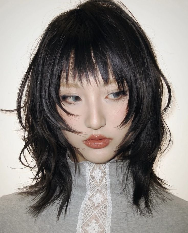 Wolf Cut Reimagined: Inside the Shaggy, Bangs-First Hairstyle Taking Over J-Beauty