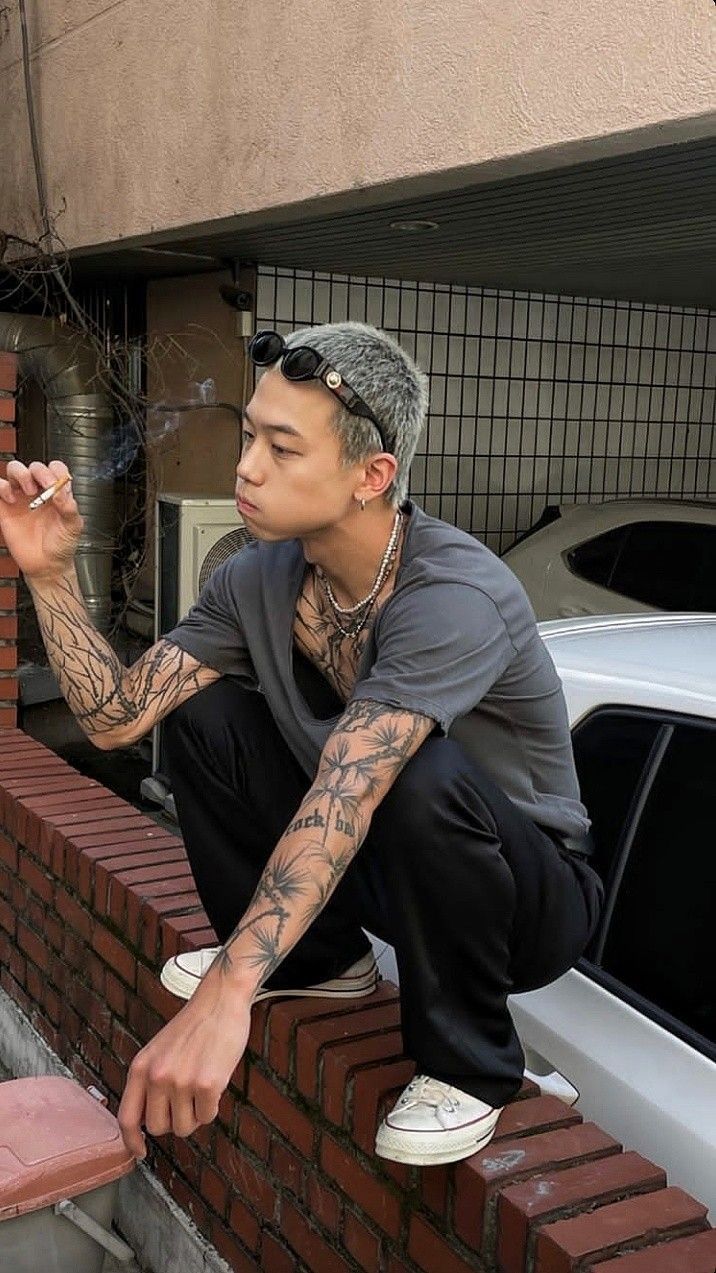 Baggy Fits and the Resting Squat: Reading Japan's Off-Duty Streetwear Look