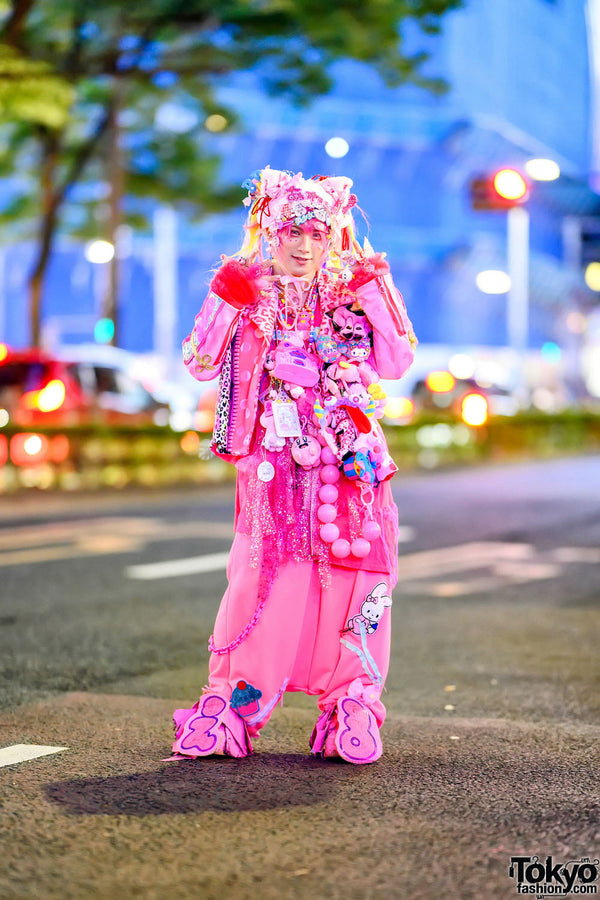 All Pink, No Exceptions: The Monochrome Extreme of Decora Styling