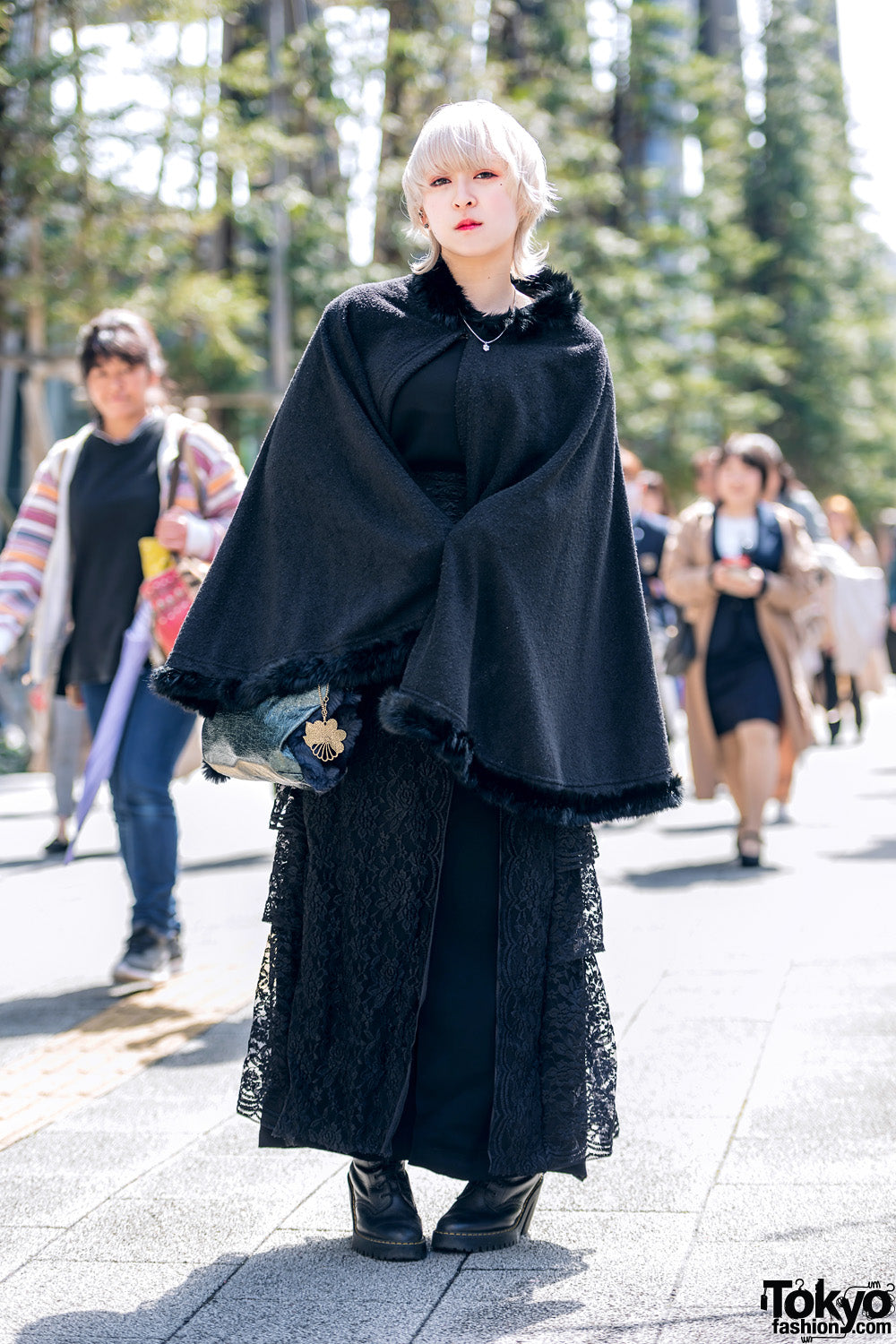 The Black Cape and Lace Maxi: Harajuku's Quiet Gothic Silhouette