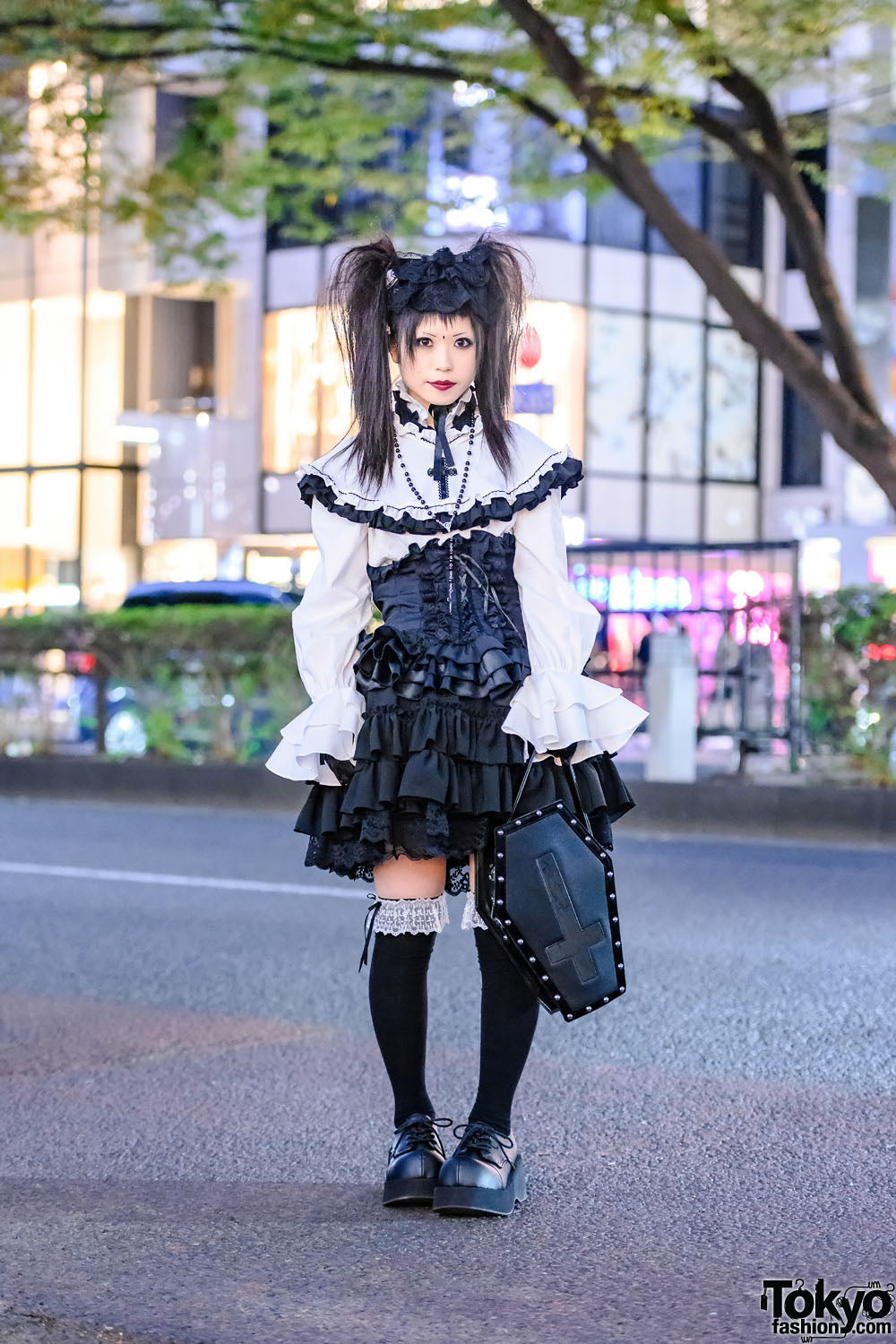 Coffin Bags and Corset Ruffles: A Gothic Lolita Night Look in Harajuku